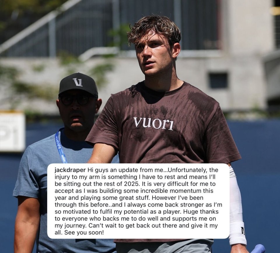 包含澳大利亚网球队血洗英国网球队，梅德韦杰夫关键制胜的词条