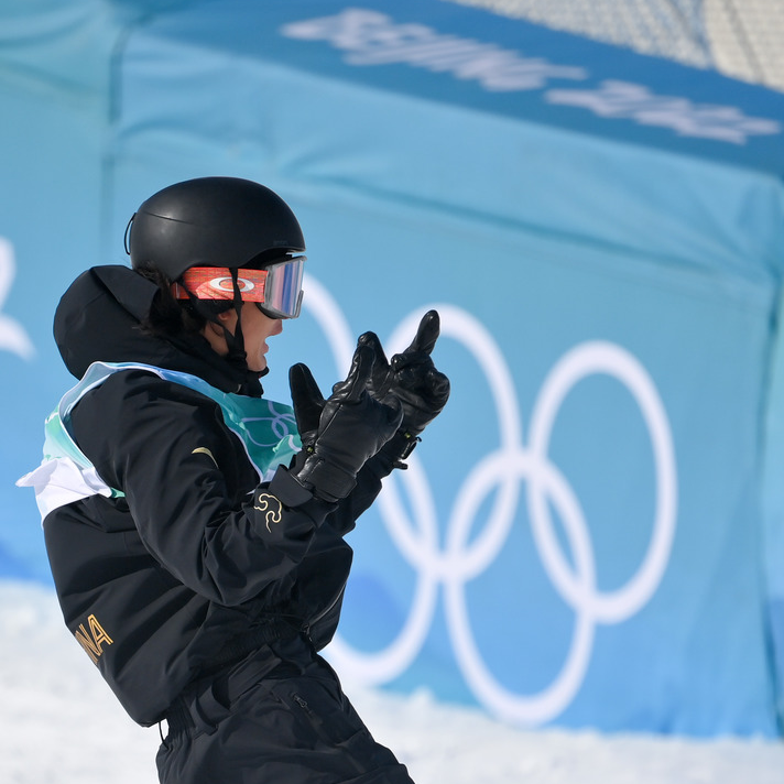 包含瑞士选手一鸣惊人，夺得金牌的词条