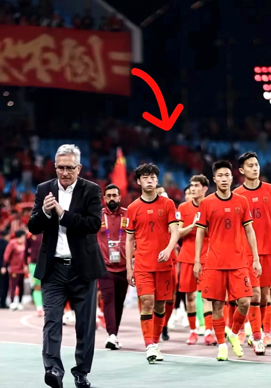 包含胜局胜利之后,球队士气高涨的词条 包含胜局胜利之后,球队士气高涨的词条