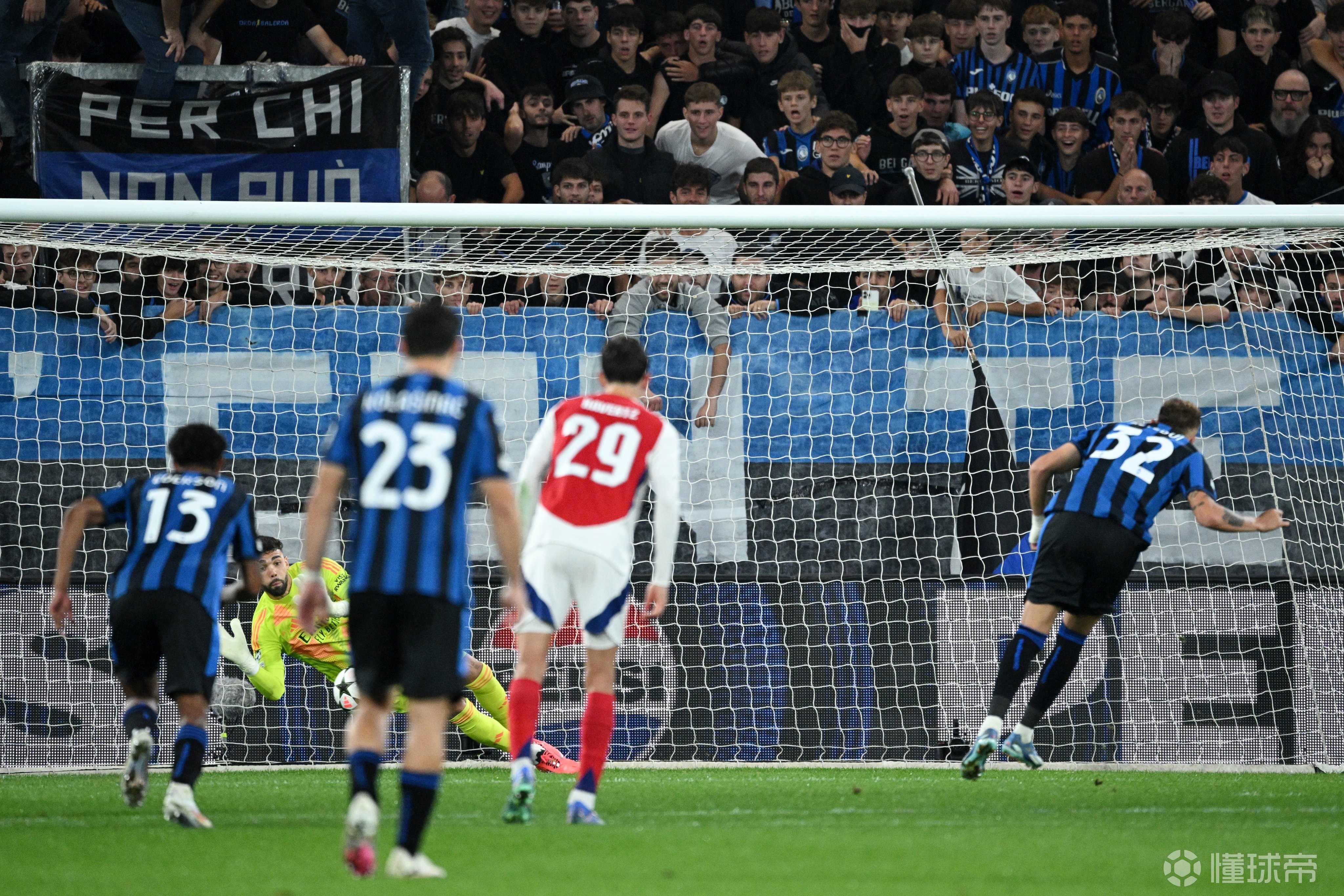 阿森纳后防线犯错，导致失球