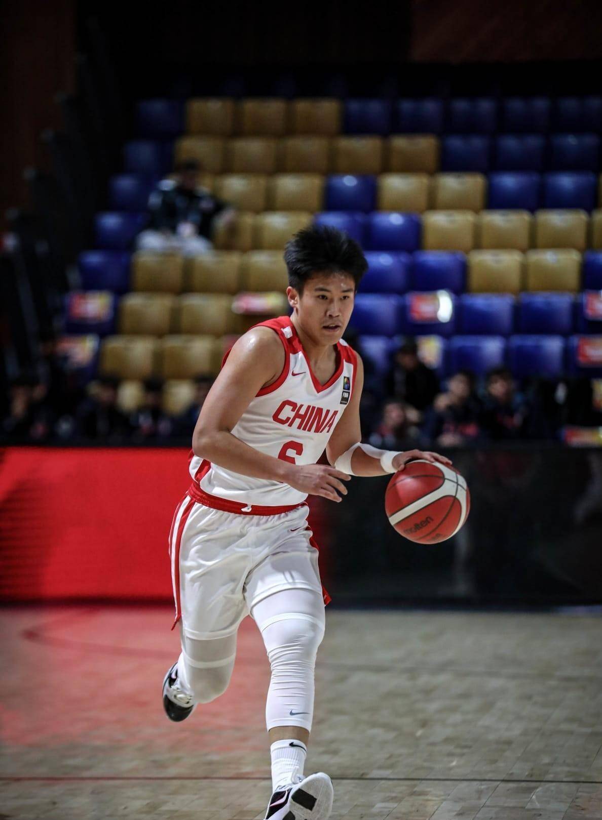 大胜！国内球队成功晋级下一轮关键比赛的简单介绍