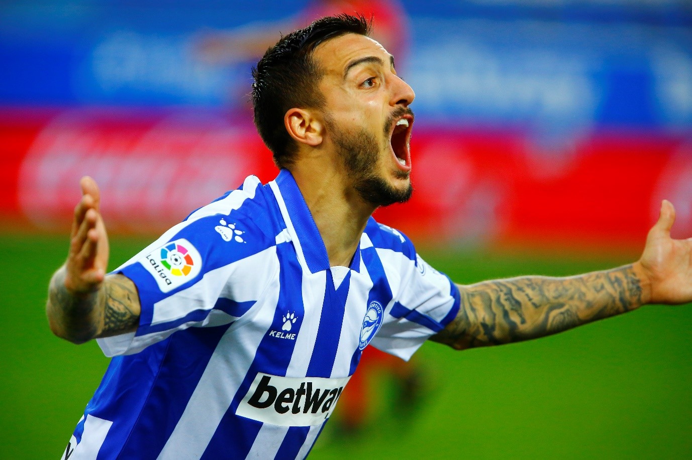 马拉加击败埃瓦尔，逃离降级区