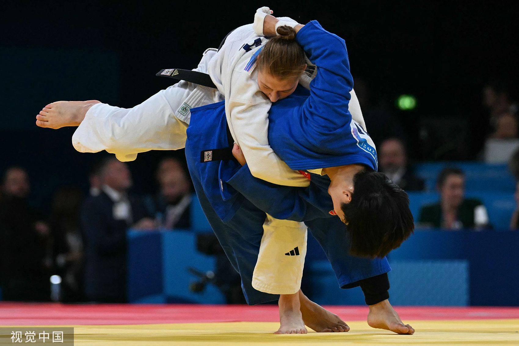 韩国选手在柔道比赛中获得金牌 韩国选手在柔道比赛中获得金牌