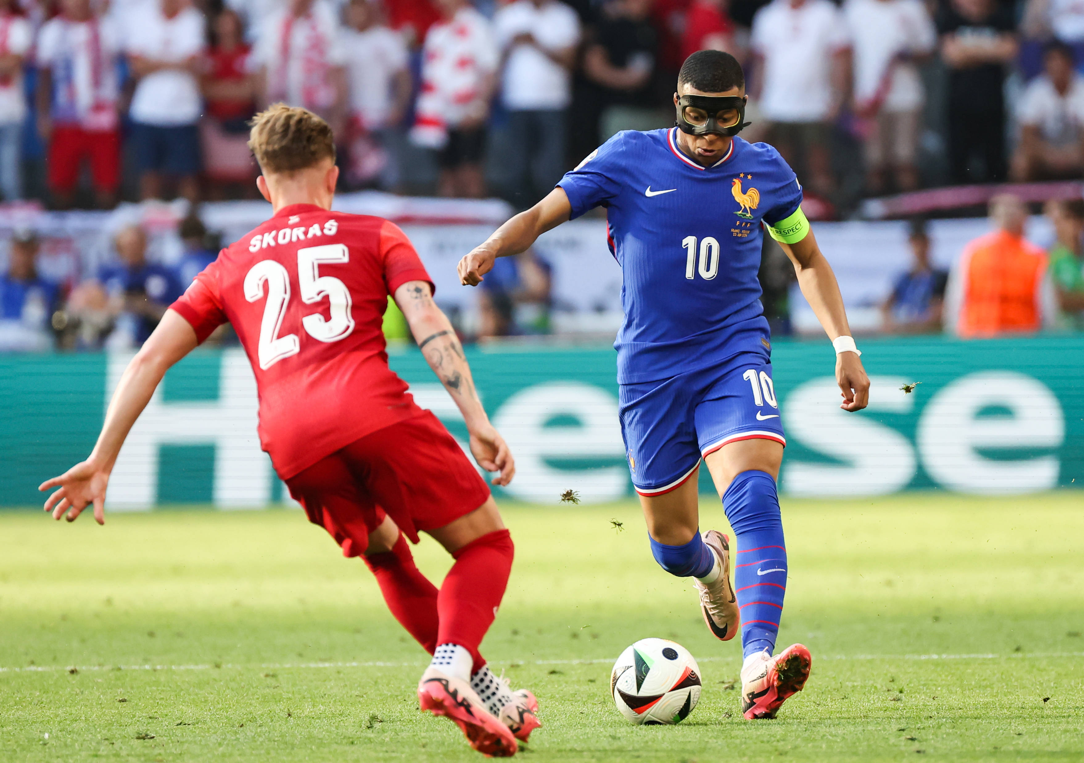 包含欧洲国家锦标赛上一场惊心动魄的PK大战的词条