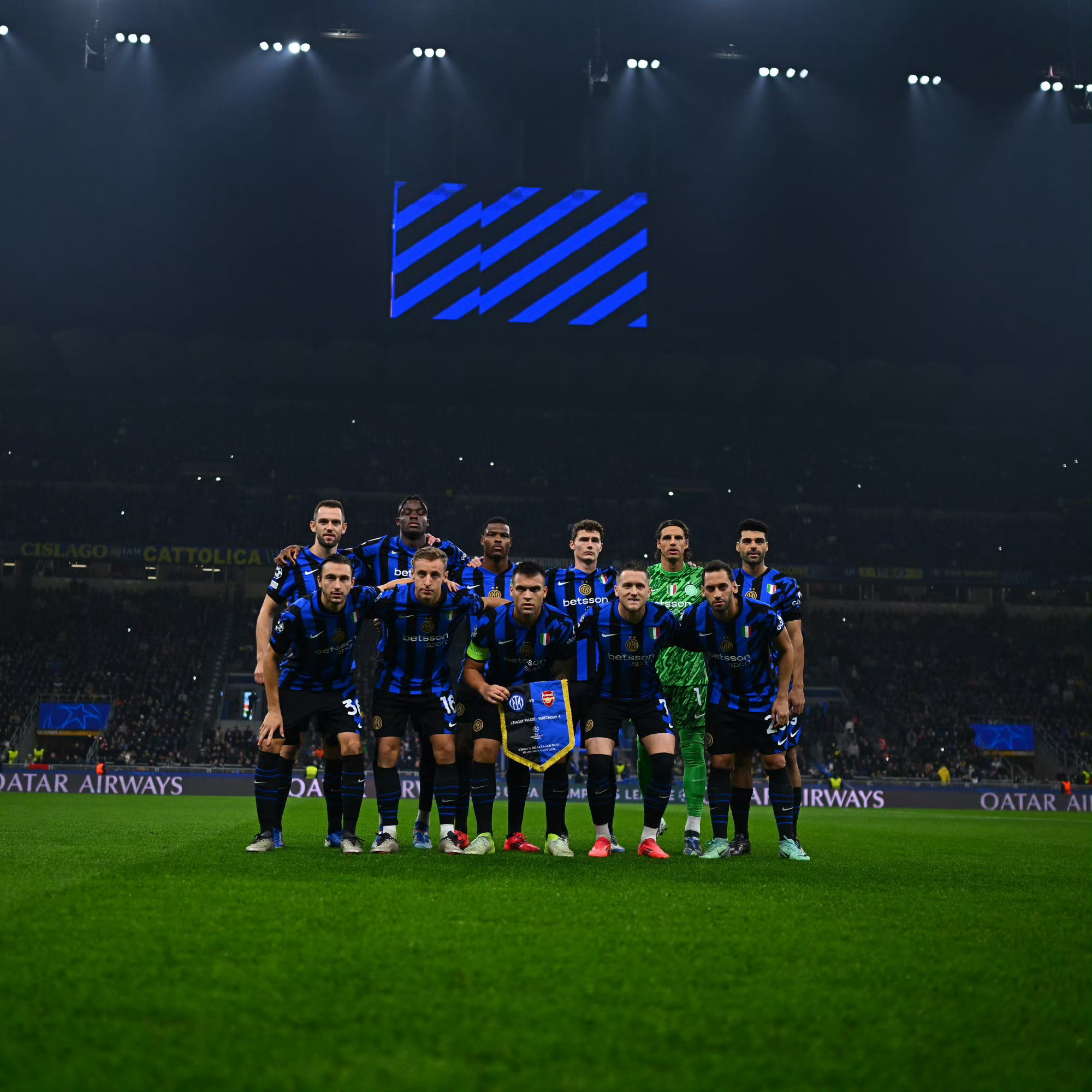 AC米兰在欧洲冠军联赛中迎战顶级对手