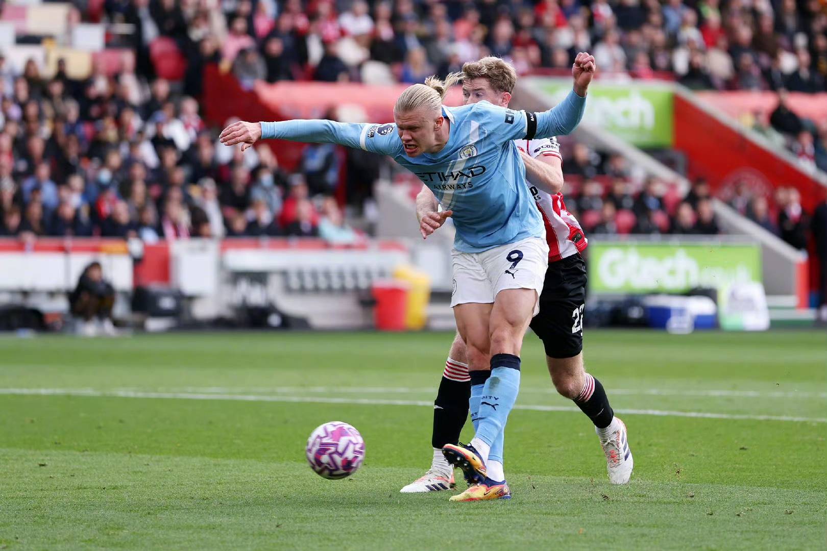 包含伯恩利客场一球小胜南安普顿，继续保持不败的词条