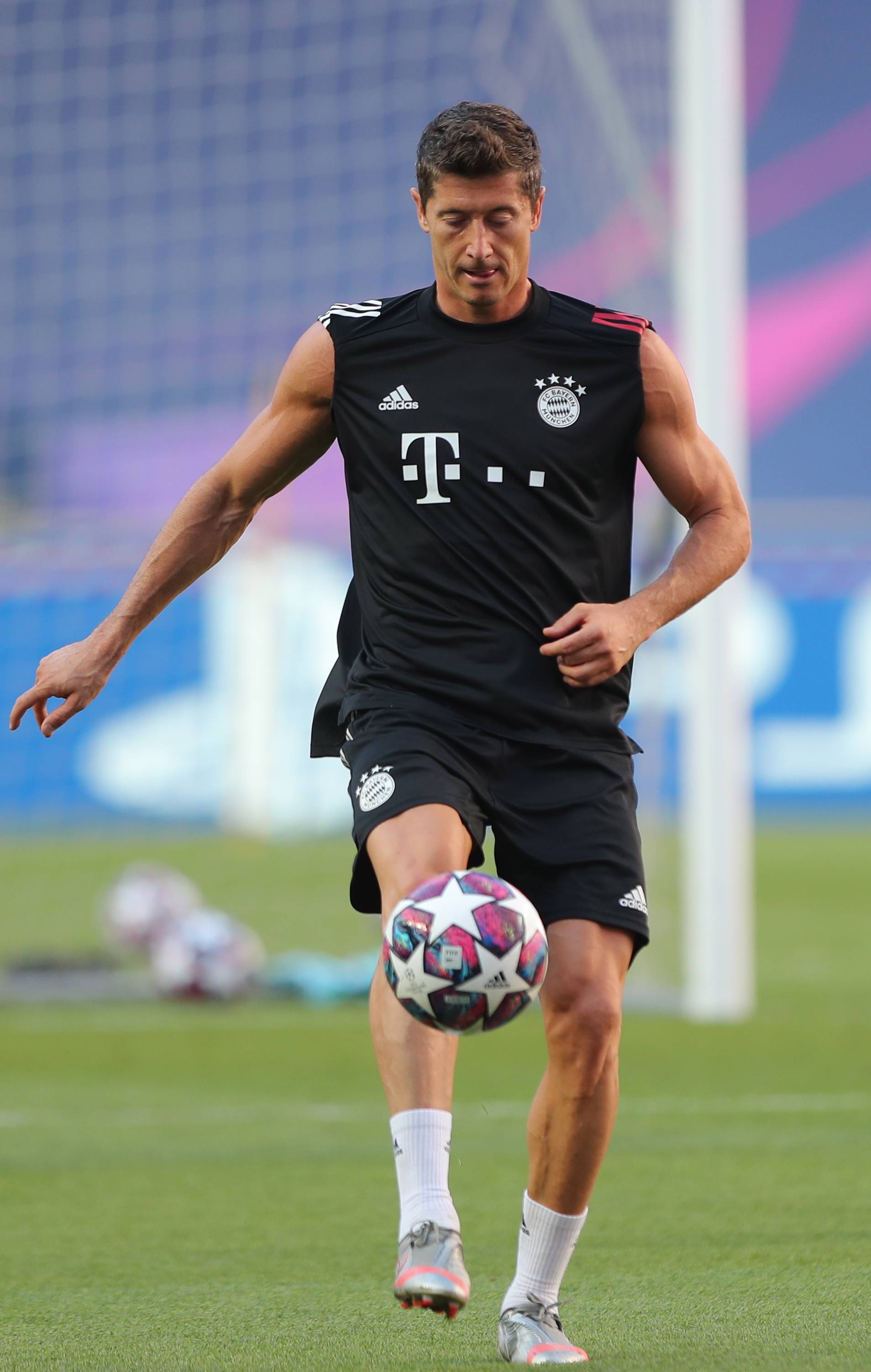 拜仁集训备战，目标再创辉煌成绩的简单介绍