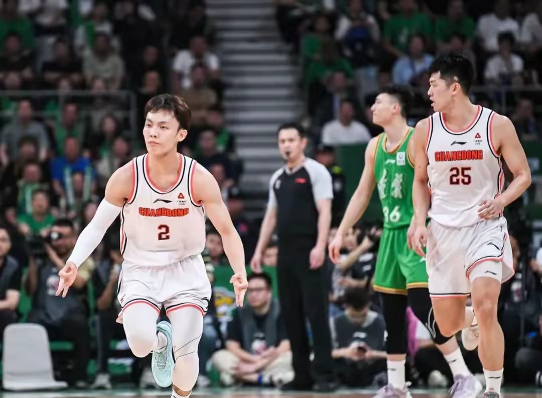 开云体育APP下载-球员贡献出色比赛表现，获得赞誉