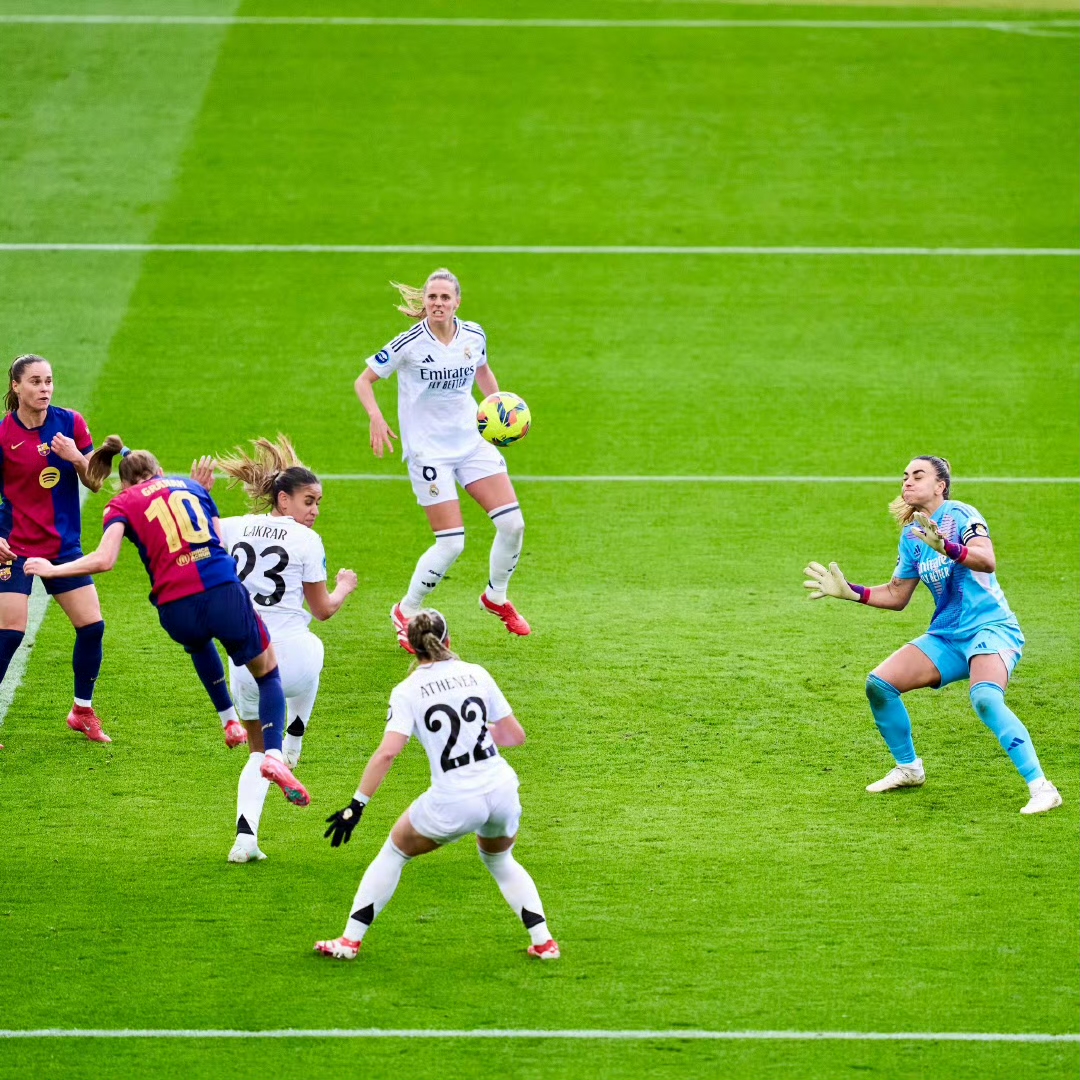 开云体育-包含克罗托内大胜佛罗伦萨，取得宝贵三分的词条